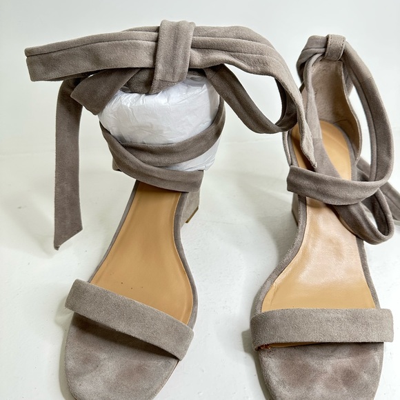 Beautiful light grey butter soft suede wedges - Picture 7 of 7